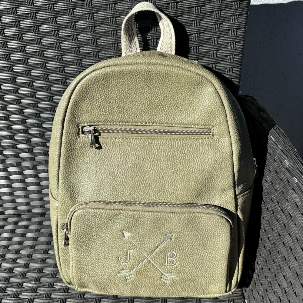 Thirty One Boutique Backpack Jewell Ooh-la-la Olive Vegan Pebble Leather
